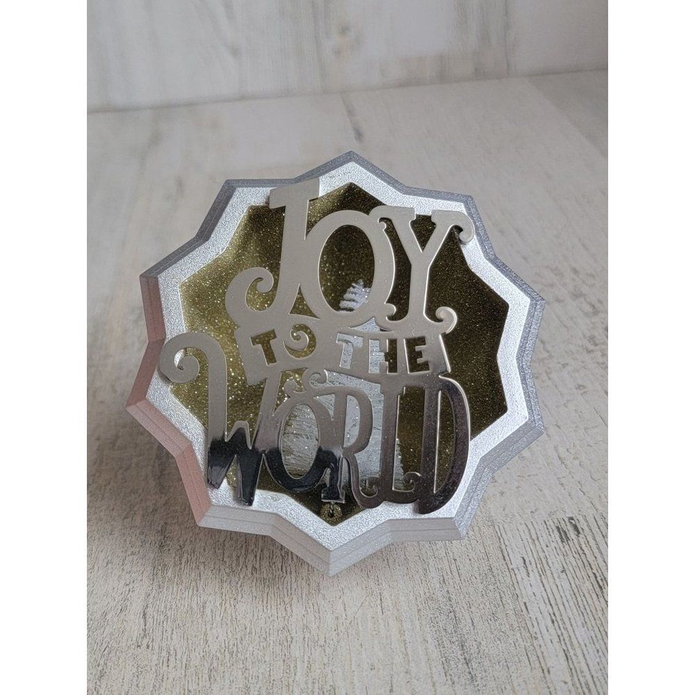 Hallmark Joy to the World‎ ornament Xmas